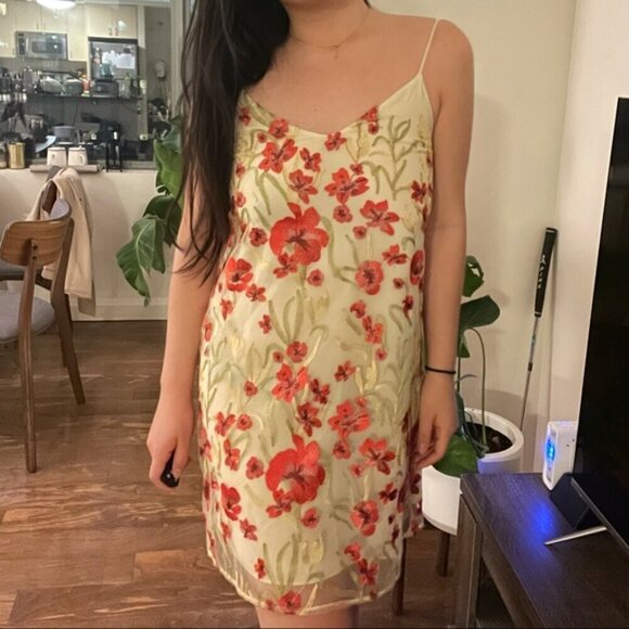 Aritzia Little Moon Cheyenne Floral Mini Dress NWT Cream Red Size Small - Picture 1 of 9